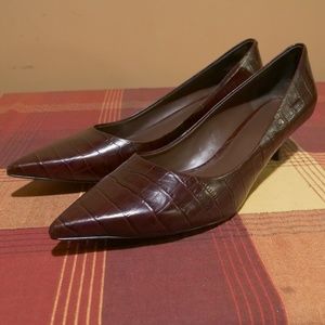 Nine West Brown Crocodile 1" High Heel Size 12 M